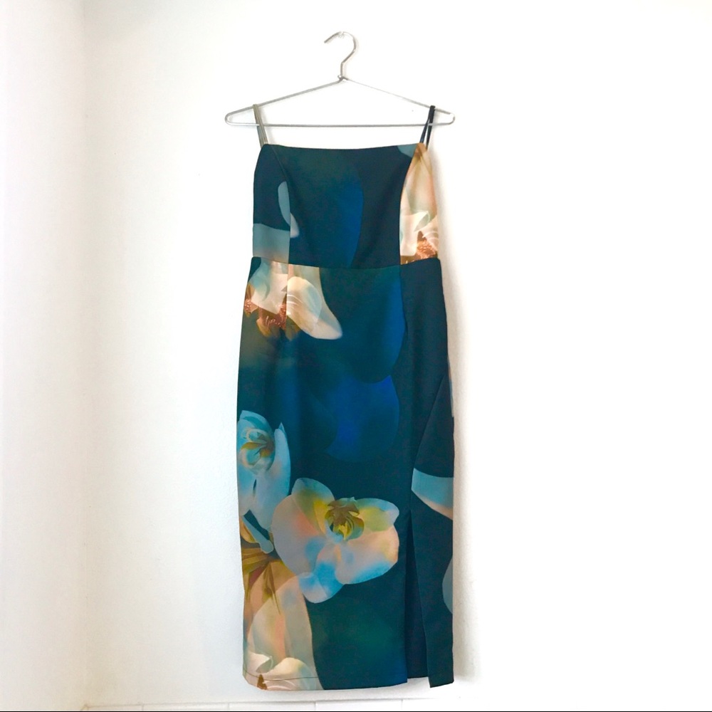 ✨FLORAL BODYCON DRESS✨